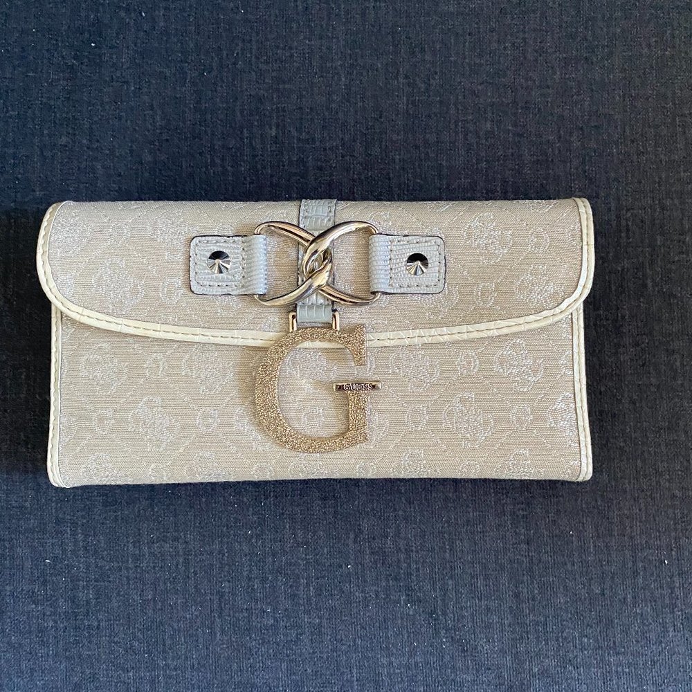 GUESS Logo Large Women Men Wallet Pristine Condition